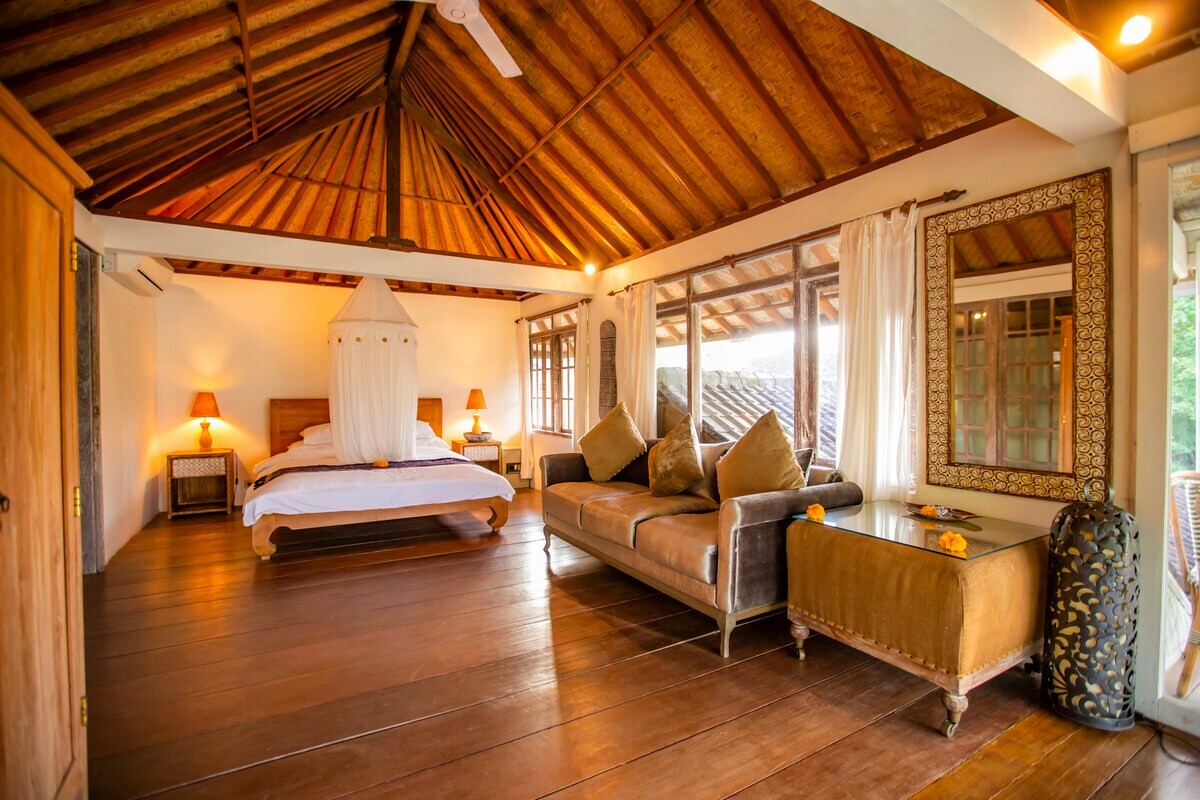 Upstairs bedroom